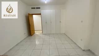 شقة في منطقة الكورنيش 3 غرف 90000 درهم - 3926299