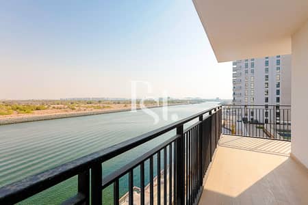 3 Cпальни Апартаменты Продажа в Яс Айленд, Абу-Даби - water-edge-yas-island-abu-dhabi-balcony (4). JPG
