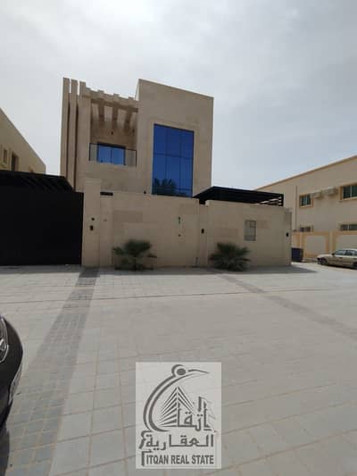 5 Bedroom Villa for Rent in Al Jurf, Ajman - For rent, a villa for the first resident in Ajman, Al Jurf 2 area
 Super deluxe finishing
 It consists of 5 rooms, a sitting room, 2 halls, and a maid's room
 With big monsters
 An area of ​​​​about 8 thousand square feet
 The asking price is 160 thousand