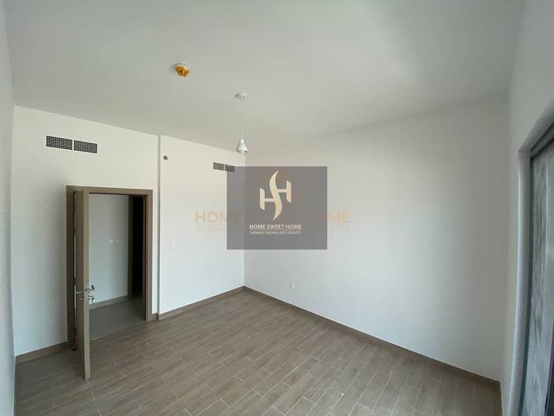 4 READY TO MOVE Sea View  2 bedroom 1115 SQF