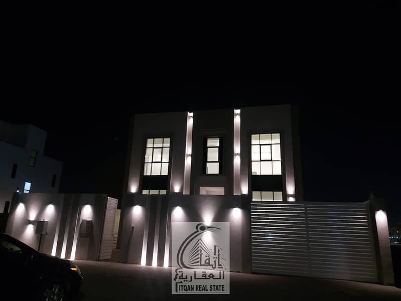 For rent, a villa for the first resident in Ajman, Al Jurf 2 area
 Super deluxe finishing
 It consists of 5 rooms, a sitting room, 2 halls, and a maid's room
 With big monsters
 An area of ​​​​about 8 thousand square feet
 The asking price is 160 thousand