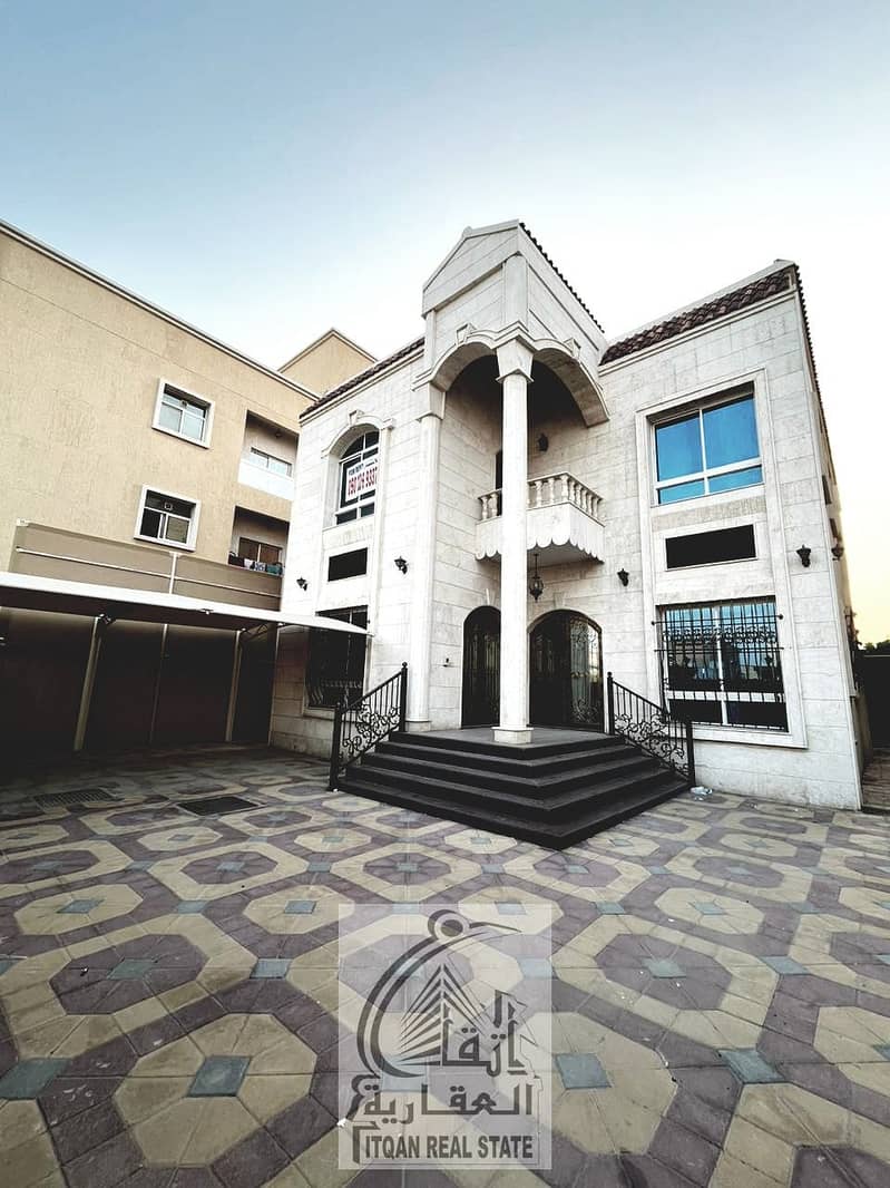 For rent, a villa in the Rawda area, residential and commercial, consisting of 5 rooms, a sitting room, a hall, and a maid’s room.