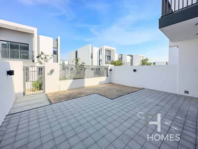 3 Bedroom Townhouse for Sale in Dubailand, Dubai - Handover in April | Next to Pool and Park