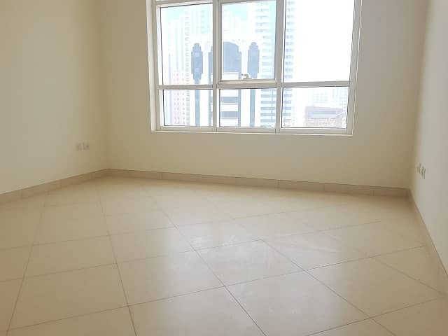 1 Month Parking Free 3bhk with Maid room open view in Al Mamzar