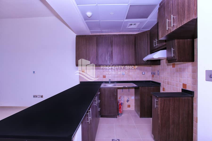 7 studio-apartment-abu-dhabi-al-reem-island-city-of-lights-hydra-avenue-kitchen-2. JPG
