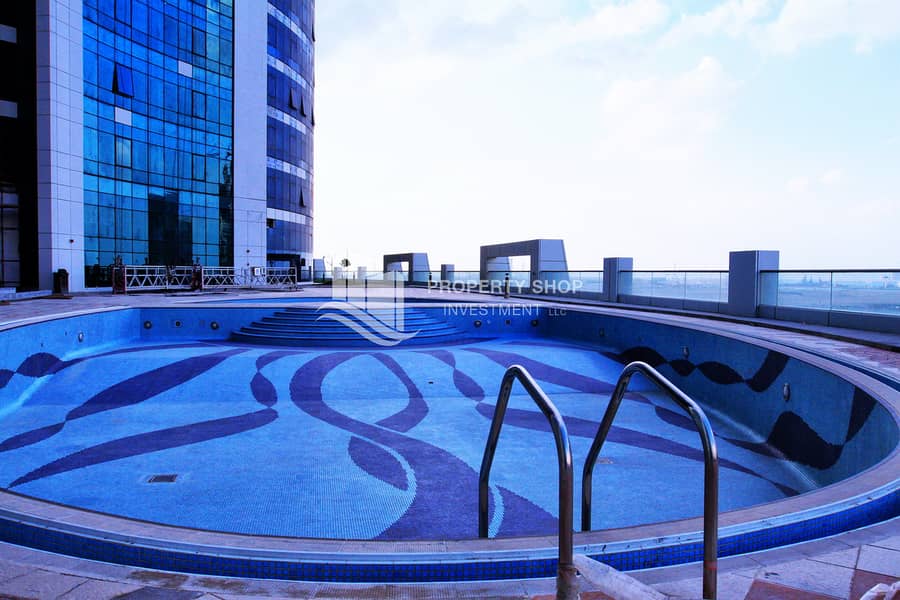 14 abu-dhabi-al-reem-island-city-of-lights-hydra-avenue-swimming-pool. JPG