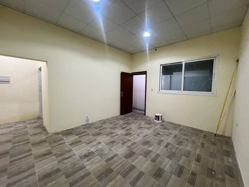 شقة في مدينة محمد بن زايد 1 غرفة 2800 درهم - 8783236