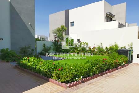 3 Bedroom Villa for Sale in Dubai South, Dubai - Large Standalone Villa | 3 Bedrooms | Landscaped