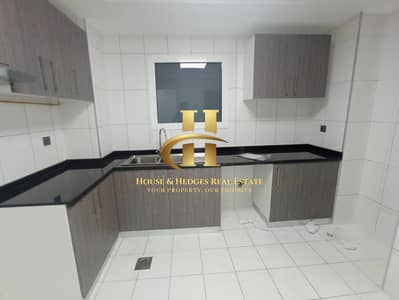 High Floor | Closed Kitchen | Bright Unit | Grab Now