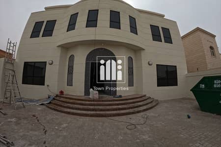 5 Bedroom Villa for Rent in Shakhbout City, Abu Dhabi - 01. jpg