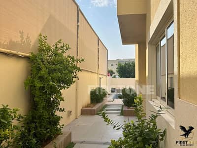 5 Cпальни Вилла в аренду в Аль Раха Гарденс, Абу-Даби - Вилла в Аль Раха Гарденс，Лехвейх Коммунити, 5 спален, 269999 AED - 8782636