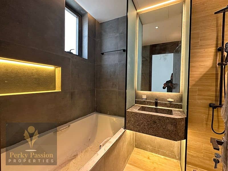 Brand New Modern 4-Bedrooms Villa in Al Awir First