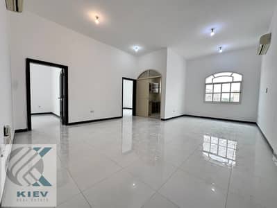 شقة 2 غرفة نوم للايجار في مدينة خليفة، أبوظبي - Ready to move in 2/BHK | Sep. kitchen | Masters | Modern bath