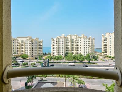 فلیٹ 2 غرفة نوم للبيع في نخلة جميرا، دبي - شقة في البصري،شقق شور لاين،نخلة جميرا 2 غرف 2950000 درهم - 8784441