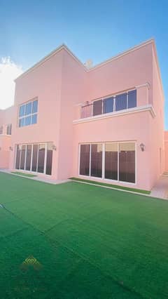 4BR Very Well Maintaned Villa For Rent Front of Gate