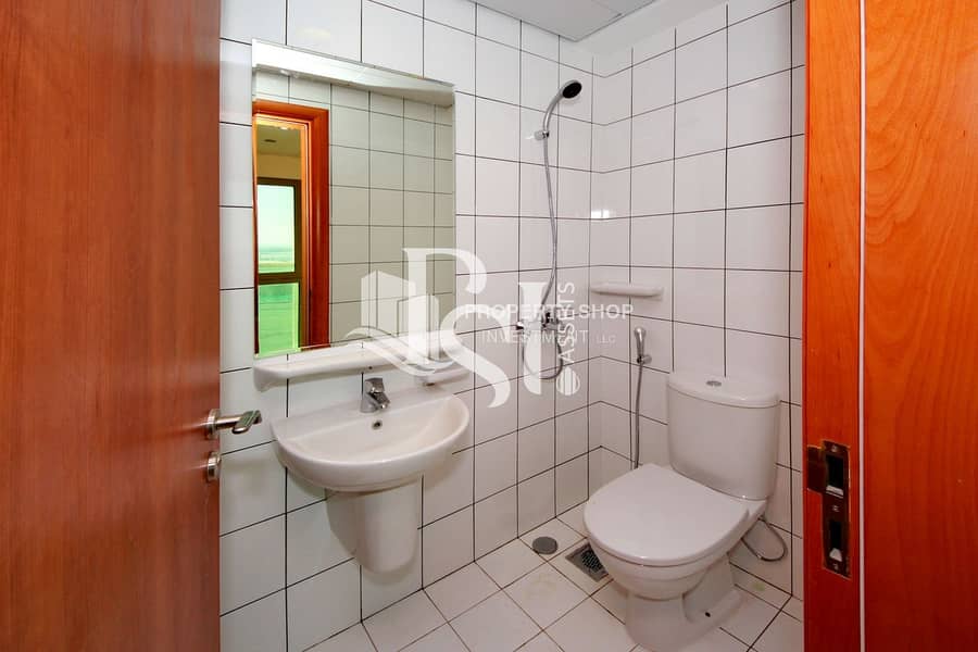 18 2-br-apartment-al-reem-island-shams-abu-dhabi-beach-tower-a-maids-bathroom. JPG