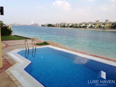 4 Bedroom Villa for Sale in Palm Jumeirah, Dubai - 4 Beds | Beachfront Living | Luxury Villa