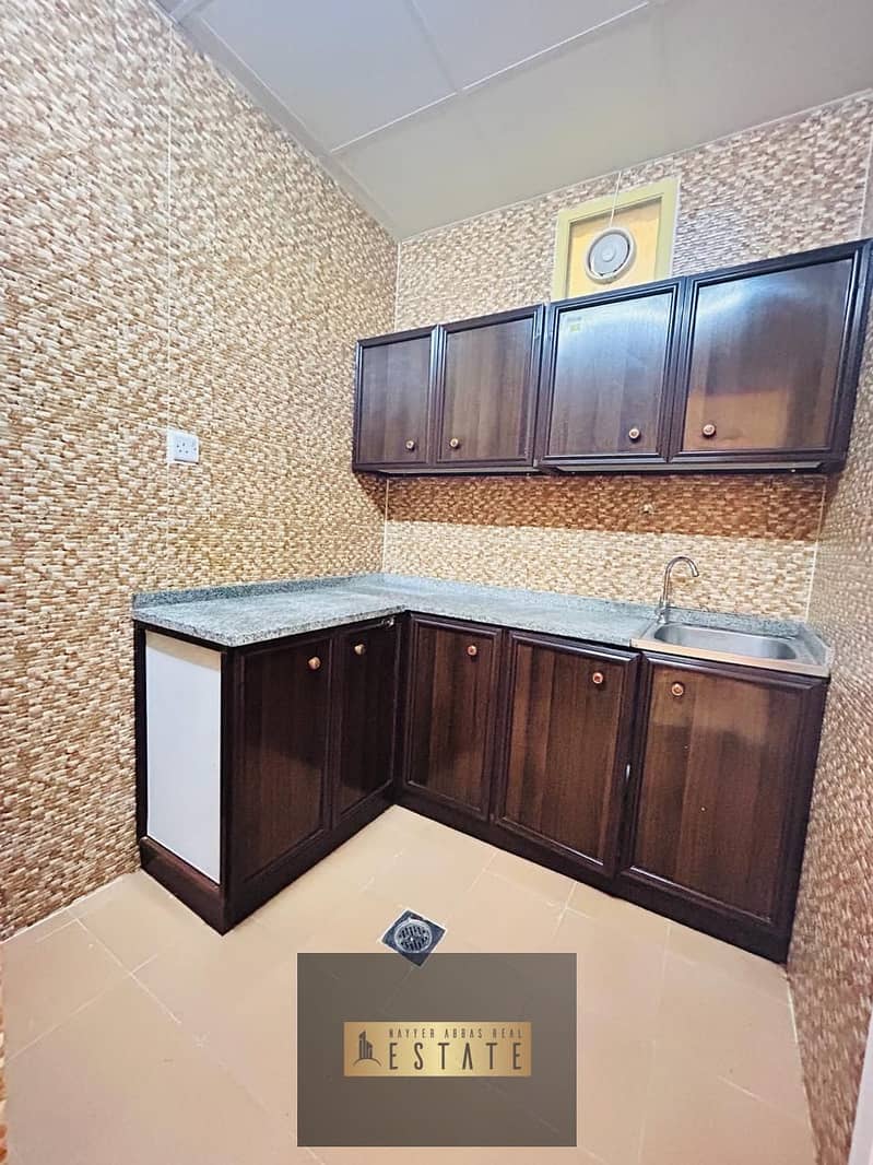 1 bedroom Hall in baniyas East, monthly rent 2500
