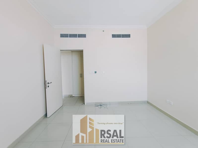 Lavish and spacious 3bhk apartment with balcony for family ready to move near by school near by hospital near by shopping mall near by national paint bridge in muwaileh commercial area