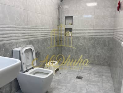 5 Bedroom Villa for Rent in Al Sabkha, Sharjah - Villa for rent