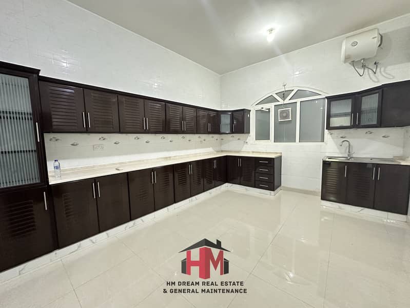 Outclass 3 Bedrooms Hall 3 Bathrooms Apartment with Covered Parking