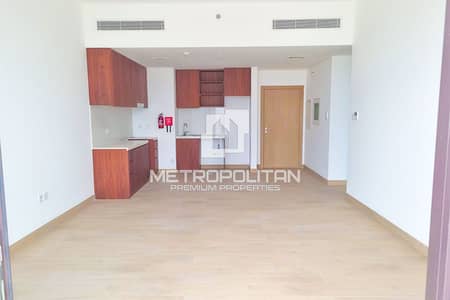 1 Bedroom Flat for Sale in Jumeirah, Dubai - Stunning Marina View | Spacious Apt | Resale