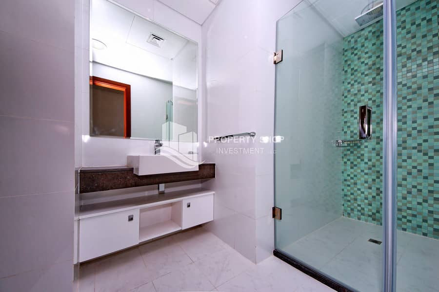 11 2-bedroom-apartment-al-reem-island-shams-abu-dhabi-gate-tower-3-bathroom. JPG