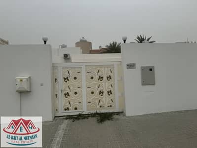3 Bedroom Villa for Rent in Al Talae, Sharjah - Three-bedroom house with air conditioners in Al-Talaa