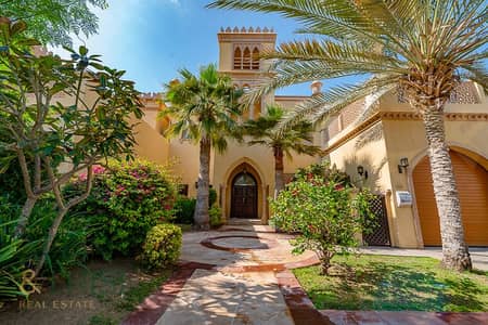 4 Bedroom Villa for Sale in Palm Jumeirah, Dubai - Exclusive | Luxury 4BR Villa | Beach Access