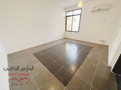 Studio for Rent in Al Karamah, Abu Dhabi - photo-output_5. jpg