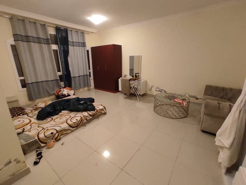 شقة في مدينة محمد بن زايد 1 غرفة 45000 درهم - 8795592