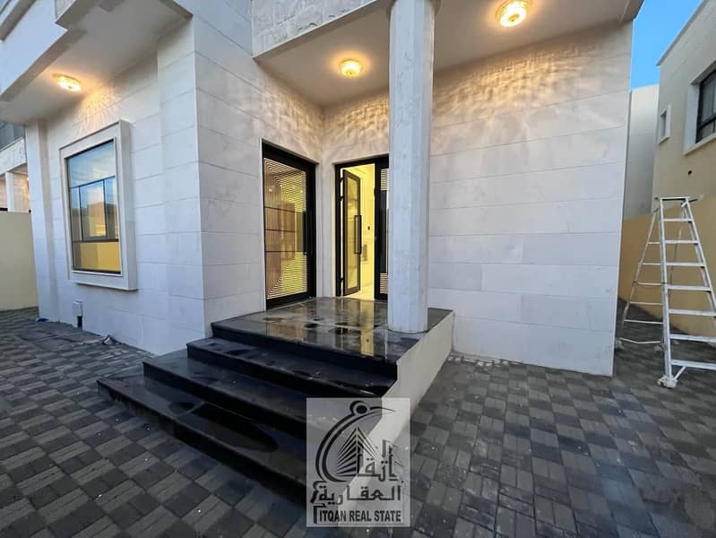 For rent, a villa in the Yasmine area, consisting of 5 rooms, a sitting room, a hall, and a maid’s room