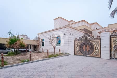 6 Bedroom Villa for Sale in Baniyas, Abu Dhabi - 6 BED | 8 BATHS | 2 Halls | Great Location