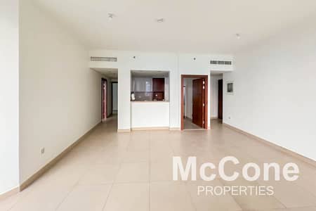 2 Bedroom Flat for Rent in Downtown Dubai, Dubai - High Floor | Sea View | Vacant | Call now