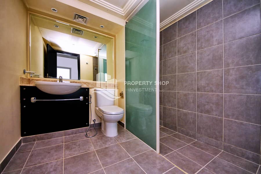 9 3-bedroom-abu-dhabi-al-reef-contemporary-village-master-bathroom. JPG