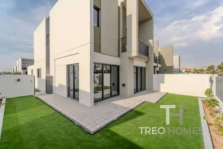 4 Bedroom Townhouse for Sale in Dubailand, Dubai - Deal|Excellent Position|Vacant & Ready