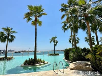 2 Bedroom Apartment for Rent in Palm Jumeirah, Dubai - Live in a Stunningly Upgraded Unit on Palm!