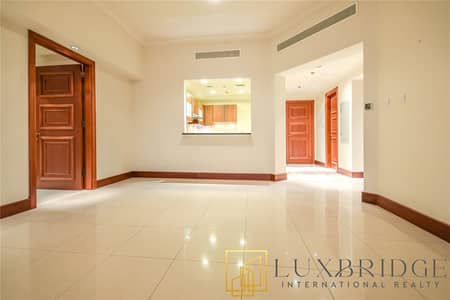 2 Bedroom Flat for Rent in Palm Jumeirah, Dubai - 2Bedroom Apartment | Next to Mall | Vacant