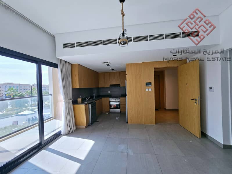 شقة في الممشى،مويلح 1 غرفة 800000 درهم - 8799840