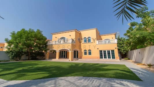 5 Bedroom Villa for Rent in Jumeirah Park, Dubai - Spacious Layout | Prime Location | Landscaped