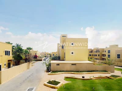 3 Bedroom Villa for Sale in Al Raha Gardens, Abu Dhabi - Spectacular Unit | Prime Area |Relaxing Community