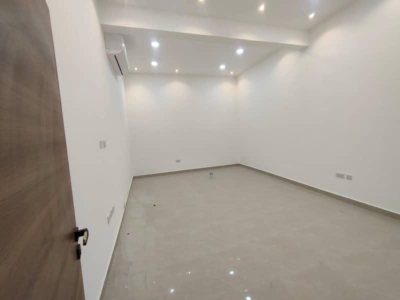 Квартира в Мадинат Аль Рияд, 4 cпальни, 95000 AED - 8803452