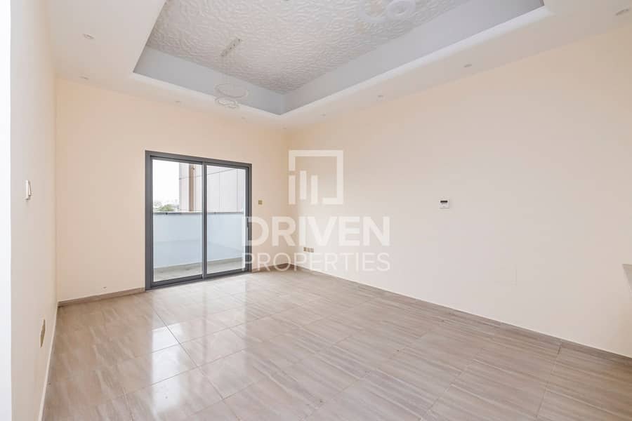 Best Deal | Bright Apartment | Road View