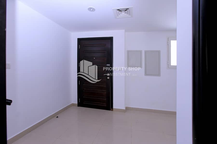 4 2-bedroom-villa-abu-dhabi-al-reef-manazel-desert-village-foyer-1. JPG