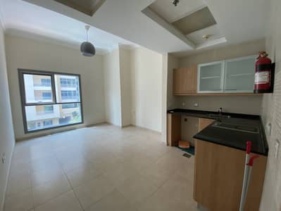 Studio for Rent in Dubai Marina, Dubai - Studio Apartment in Marina | Chiller Free | Near Metro Station