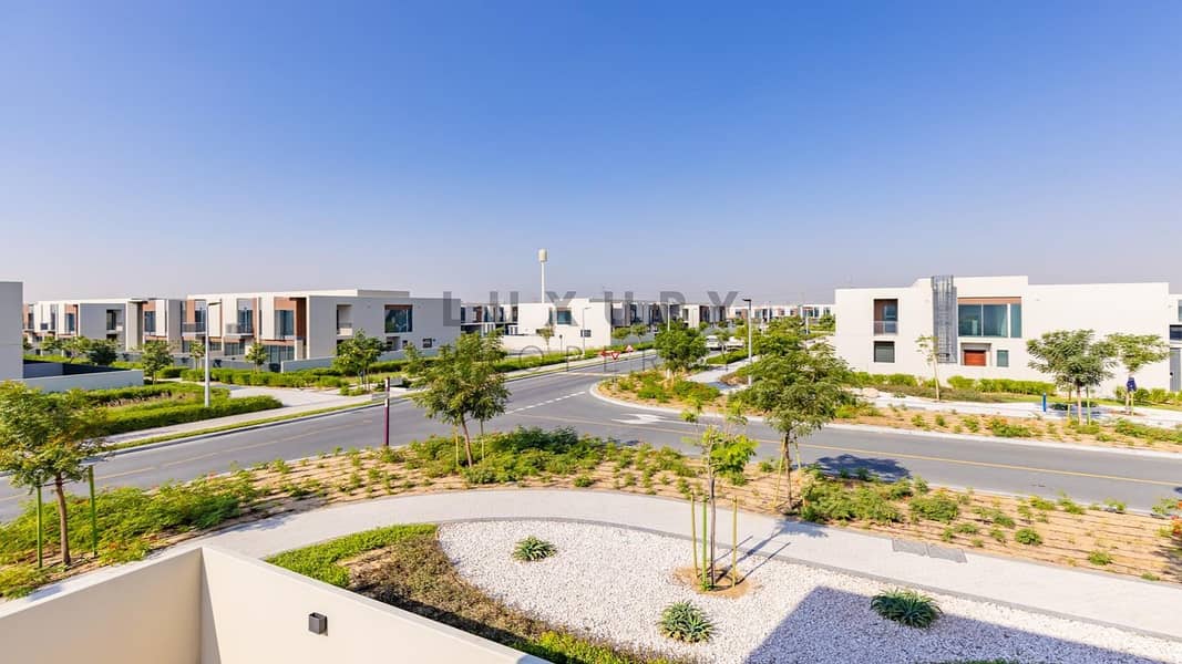 تاون هاوس في تشيري وودز،دبي لاند 4 غرف 220000 درهم - 8428227