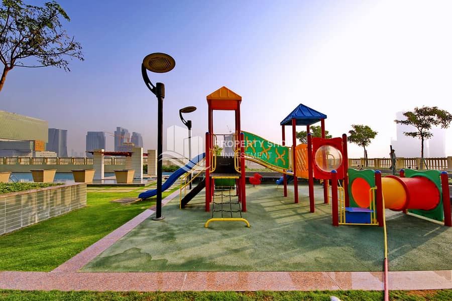 16 abu-dhabi-al-reem-island-marina-square-ocean-terrace-community-play-ground. JPG