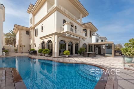 5 Bedroom Villa for Sale in Palm Jumeirah, Dubai - Renovated |  High Number 3 Story Atrium