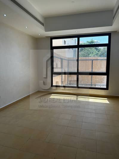 3 Bedroom Villa Compound for Rent in Between Two Bridges (Bain Al Jessrain), Abu Dhabi - صورة واتساب بتاريخ 1445-09-18 في 12.46. 10_cab3d96d. jpg