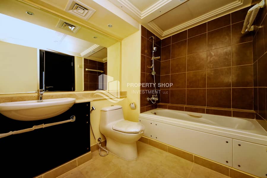 7 4-bedroom-villa-al-reef-contemporary-village-bathroom-3. JPG